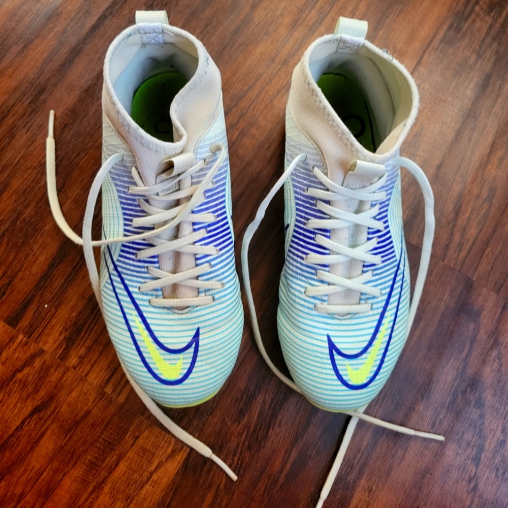 Nike Mercurial Superfly 8 MDS 005 CR7 soccer cleats for boys size 1.5